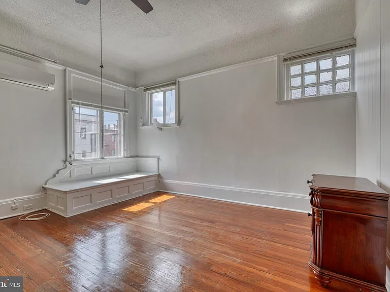 1208 N Calvert St #5 — Photo 8