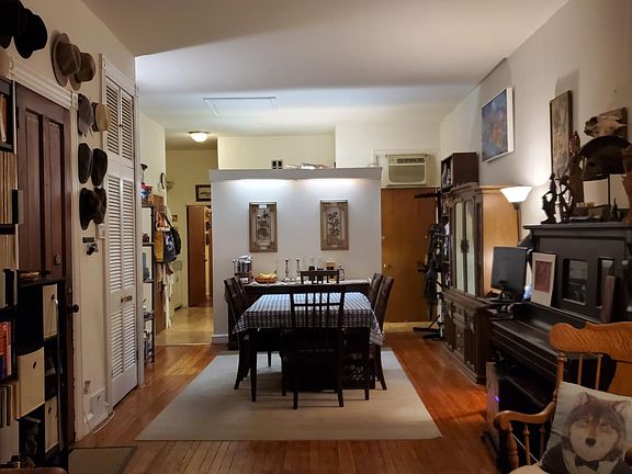 2nd image of 4214 Spruce St Floor 1
