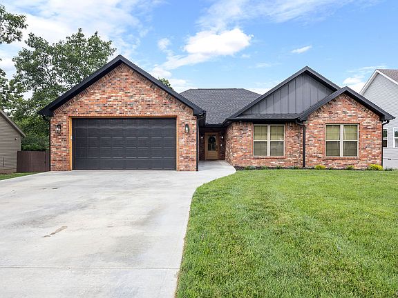 3rd image of 34 S Cheshnut Dr