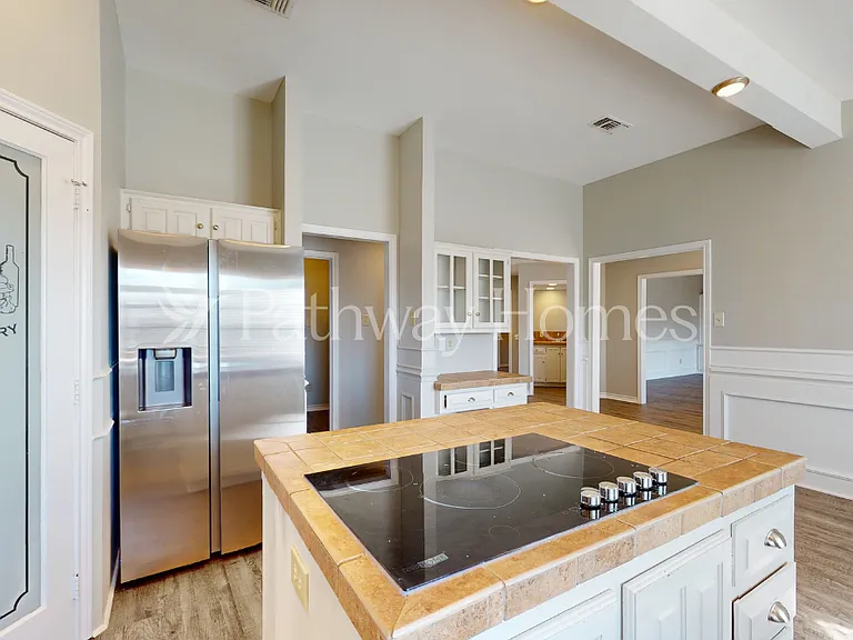 608 Westway Dr — Photo 8