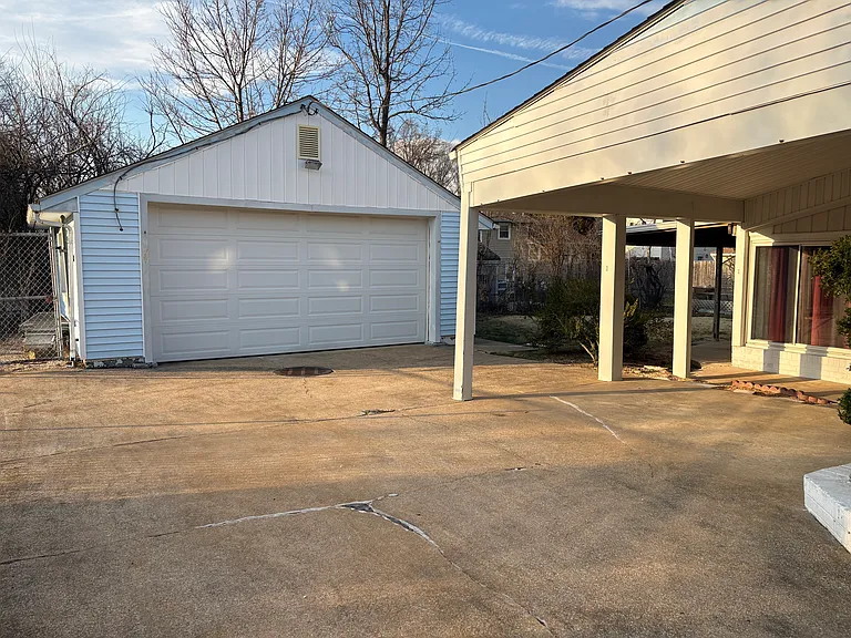 2 cars heated garage