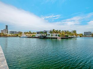 401 E Golden Isles Dr #1011, Hallandale, FL 33009