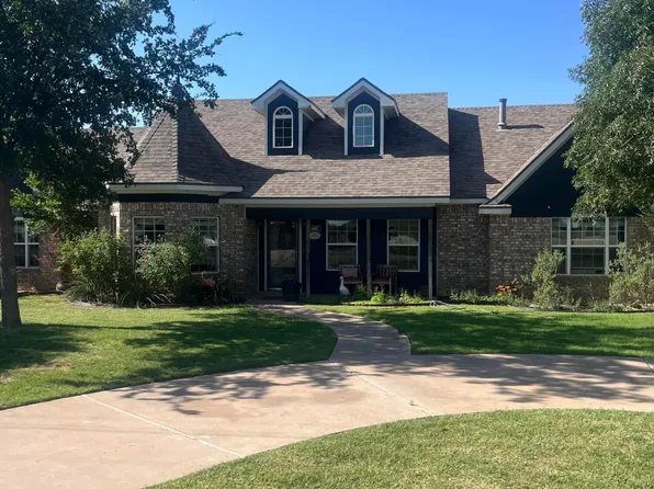 1002 W 7th St, Idalou, TX 79329