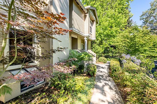942 La Mesa Ter #B Photo 1 942 La Mesa Ter #B Photo 1