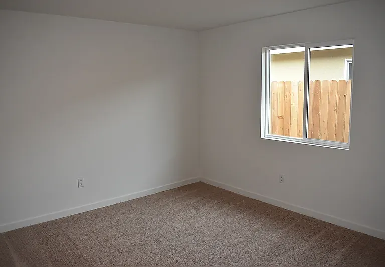 732 Brent Ct — Photo 2