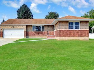 93 Hamilton Ave, Massapequa, NY