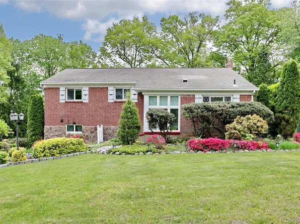 34 E Allison Avenue, Pearl River, NY 10965