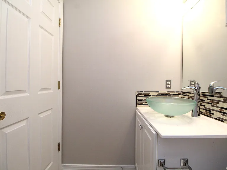 7680 Chablis Cir — Photo 11