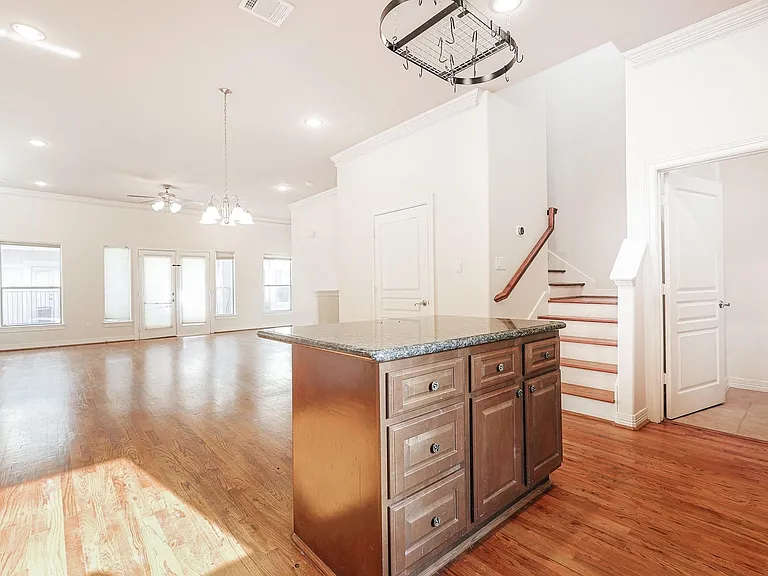2540 Prospect St #C — Photo 12