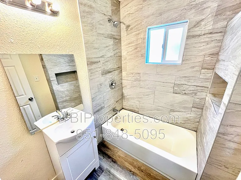 4667 N Mayfield Ave — Photo 7