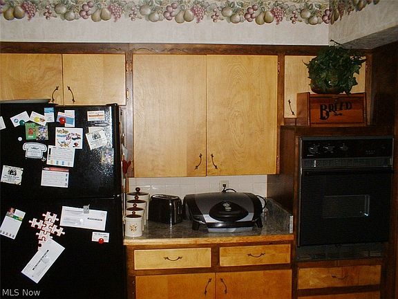 3rd image of 140 Frederick St