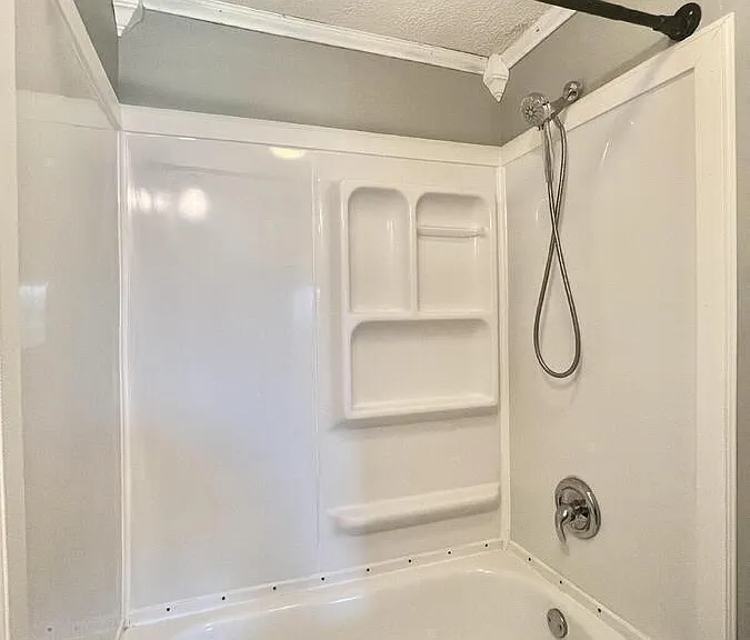223 Bradford Ln — Photo 41