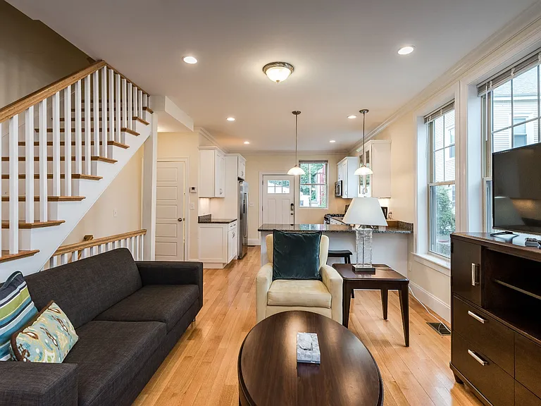 1 Larose Pl #2H — Photo 3