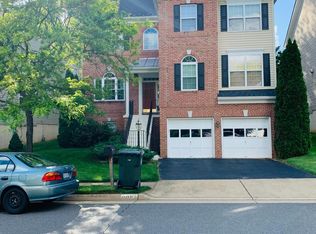 2982 Caribbean Ct, Fairfax, VA 22031