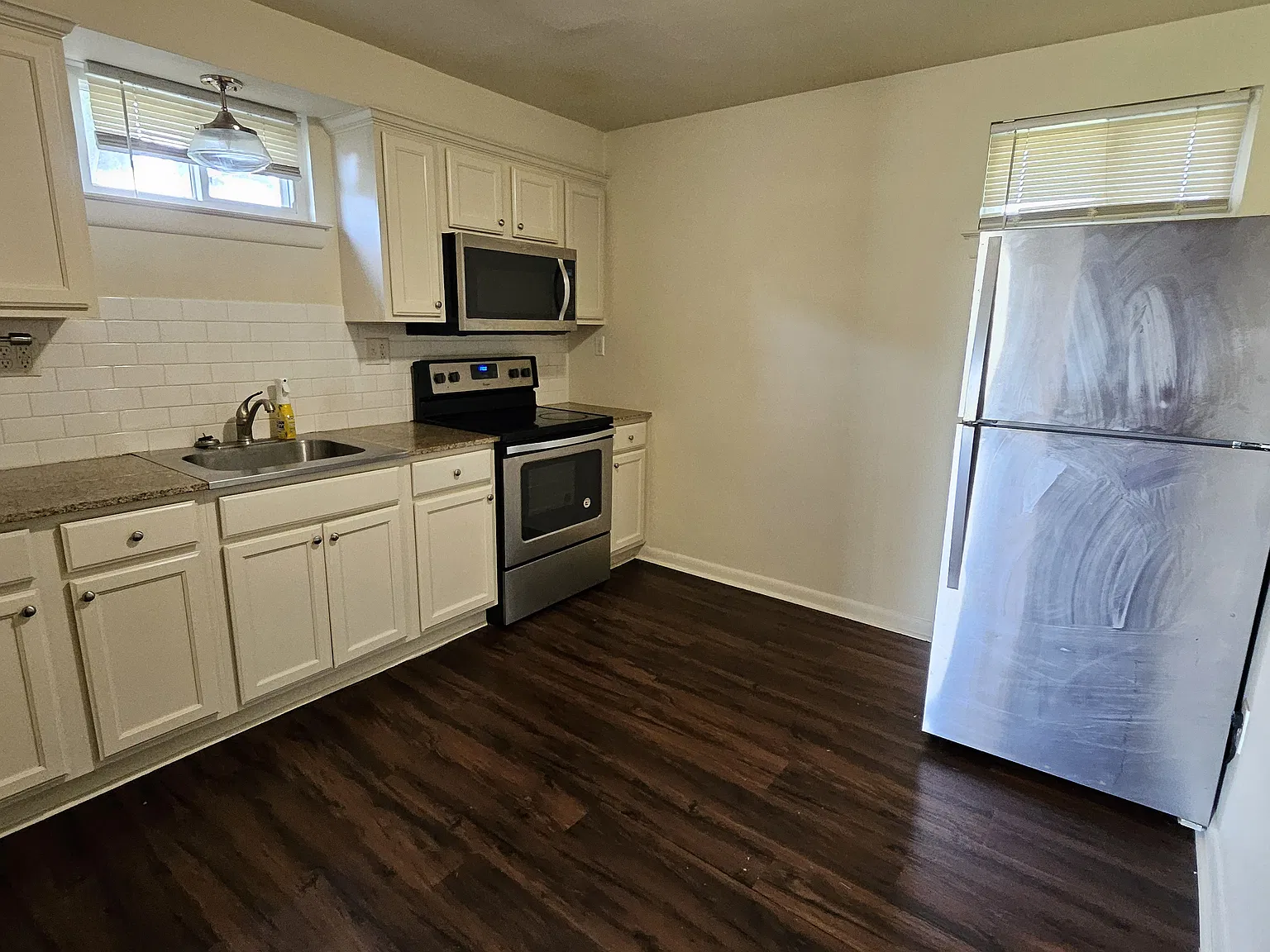 2 bed, 900 sqft, $1,200 — Photo 1