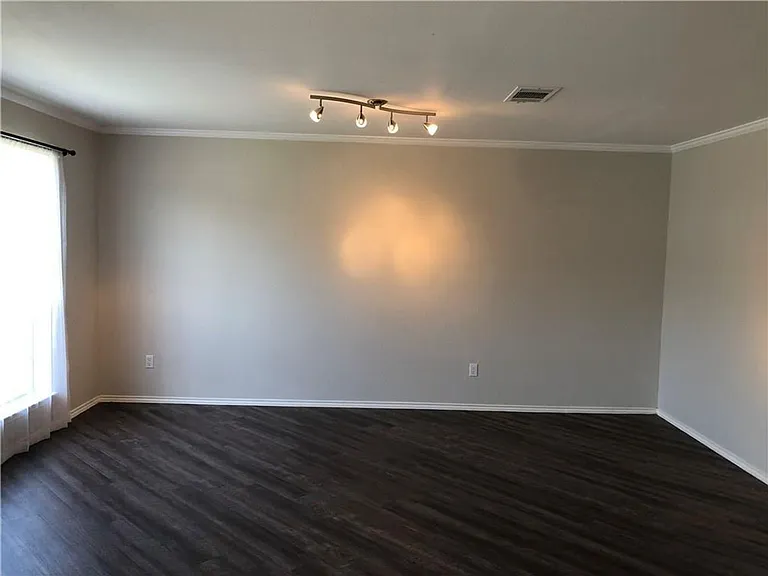13200 Amasia Dr — Photo 9