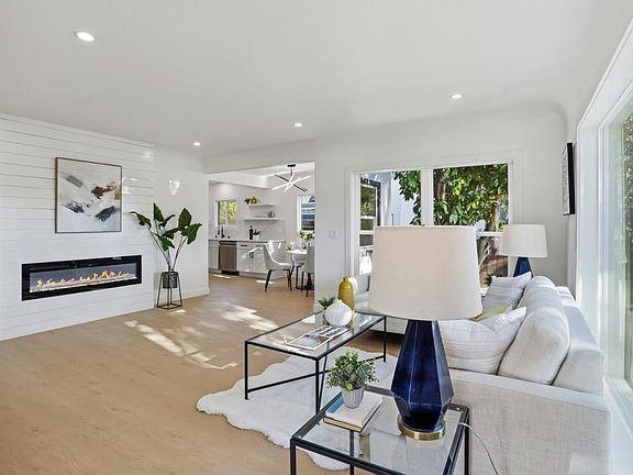 5th image of 112 S Cragmont Ave