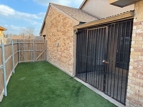 2nd image of 3537 Wilbarger Dr
