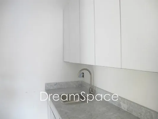 Rented by Dream Space Realty | media 21