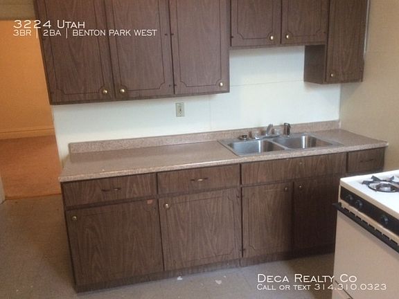 3rd image of 3224-3226 Utah St