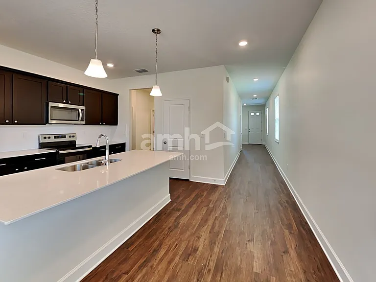1126 Walden Pond Dr — Photo 4