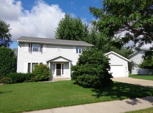 916 Frontenac Ave, Stevens Point, WI 54481