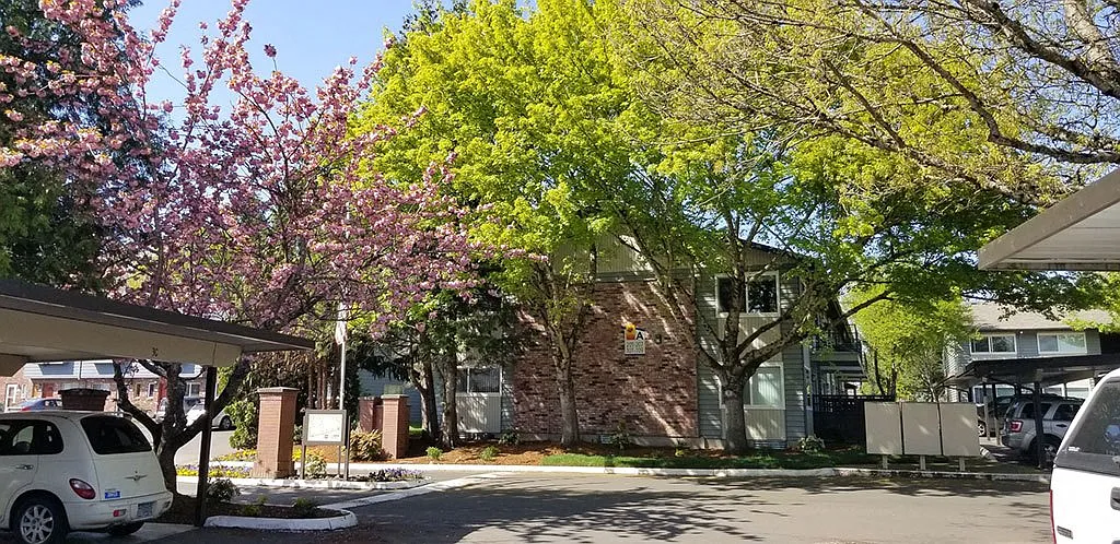 Royal Greens Apartments — Photo 3