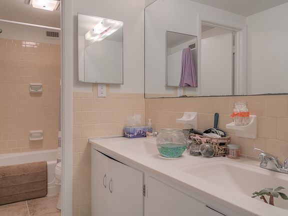 4th image of 904 Brightwood Manor Dr #A-8