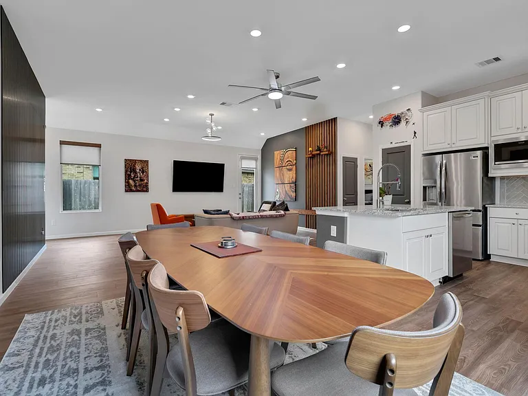 4933 Chester Lake Ln — Photo 10