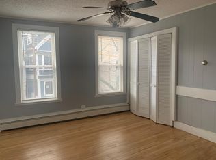 190 3rd St #2, Cambridge, MA 02141