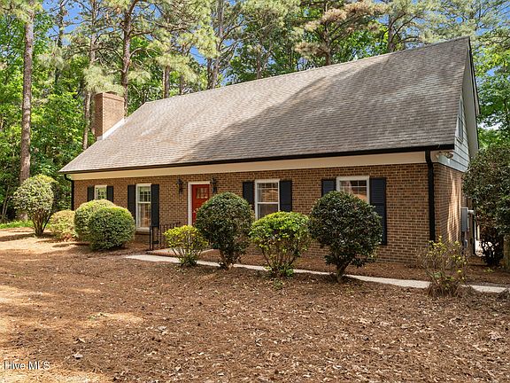 3rd image of 1123 N Fort Bragg Road