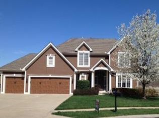 6445 N Forest Ct, Kansas City, MO 64152