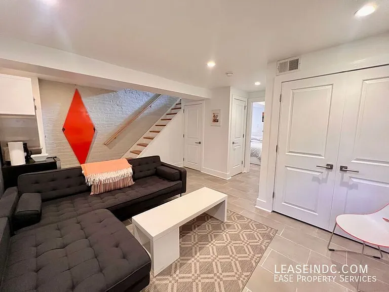 624 Lamont St NW — Photo 24