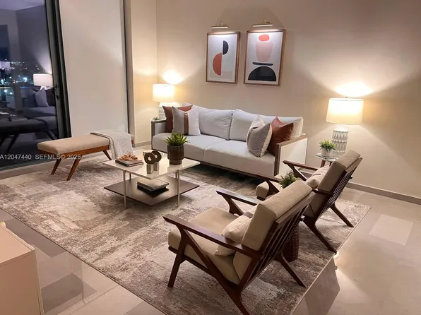 68 SE 6th St, Miami, FL