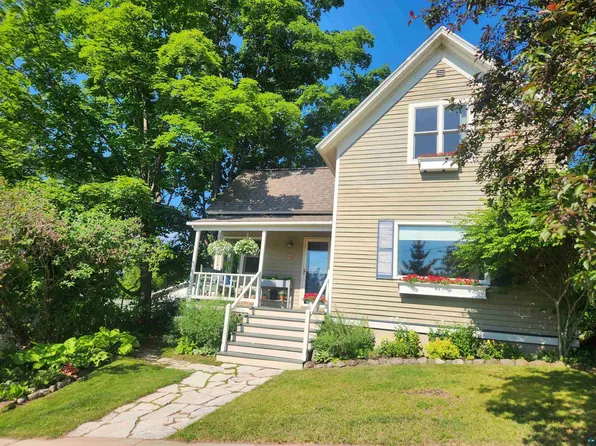 233 N 4th St, Bayfield, WI 54814