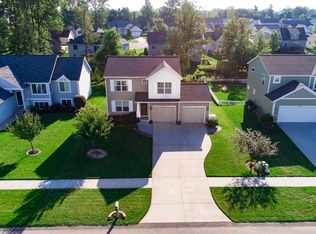 11927 Maplegrove Dr, Holland, MI 49424