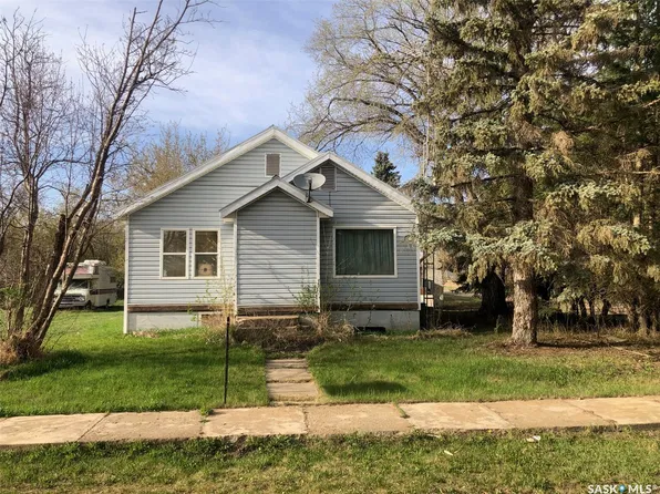 19 1st Avenue N, Hyas, SK S0A 1K0