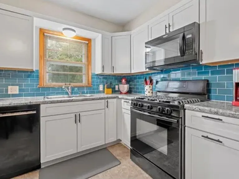 533 Birch St — Photo 8