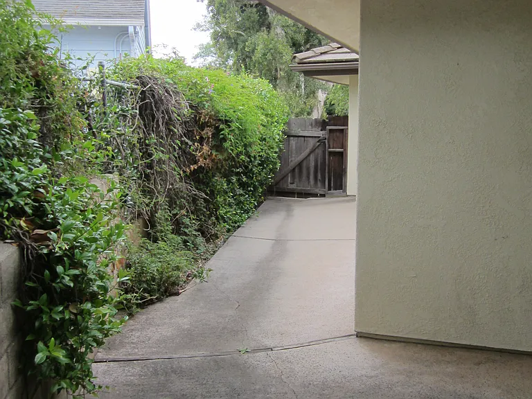 3725 Lincolnwood Dr — Photo 9