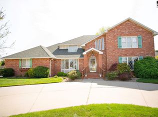 209 Buckskin Rd, Hutchinson, KS 67502