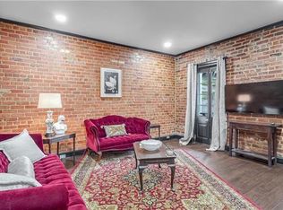 922 Chartres St APT E, New Orleans, LA 70116