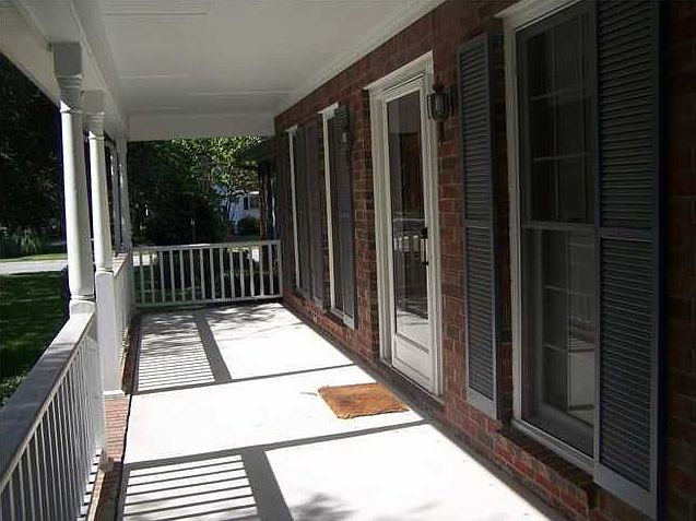 2nd image of 220 King Charles Cir