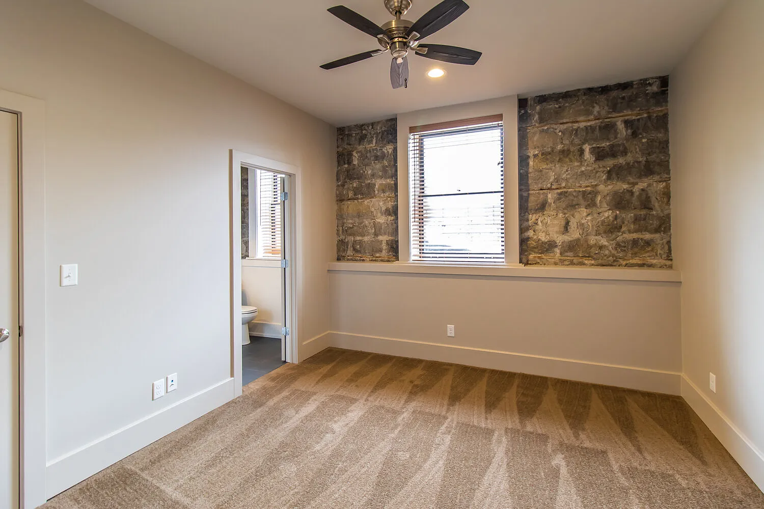 1741 Frankfort Ave — Photo 3