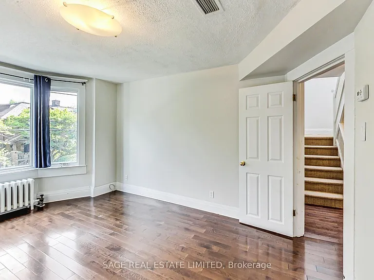 46 Alberta Ave — Photo 21
