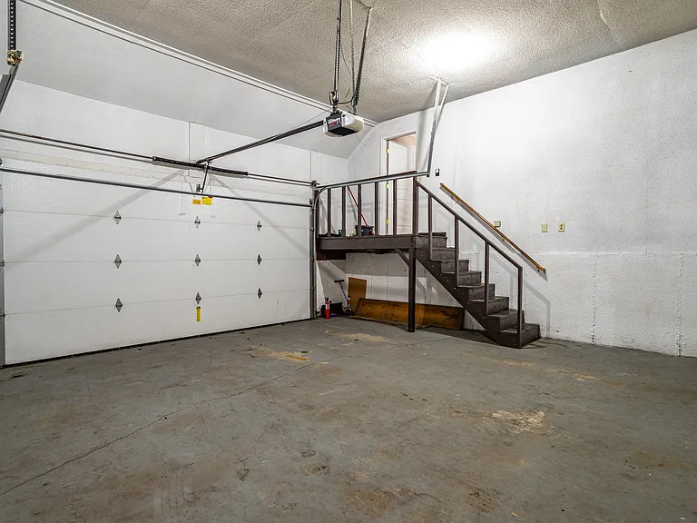 23 Golden Oaks Dr — Photo 45