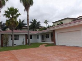 52 Camden Dr, Bal Harbour, FL 33154