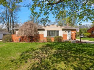 19323 Ingram St, Livonia, MI 48152
