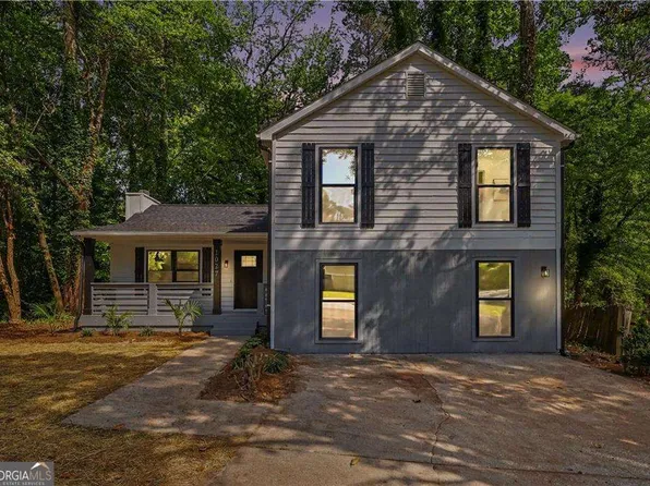 1027 Mainstreet Lake Dr, Stone Mountain, GA 30088