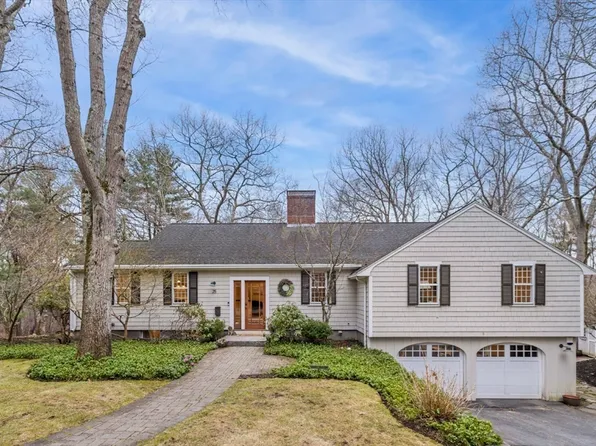 25 Apple Hill Ln, Lynnfield, MA 01940
