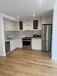 555 Waverly Avenue, #8R